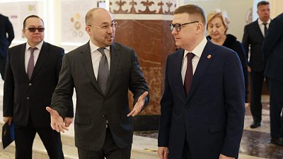 Алексей Текслер и посол Казахстана провели переговоры на выставке «Россия»