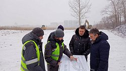 Челябинцев попросили обходить строительную площадку новой набережной на Смолино