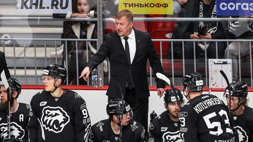 Алексей Текслер оценил работу тренерского штаба хоккейного клуба «Трактор»