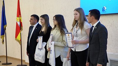 «Молодых законодателей» наградили в Собрании депутатов