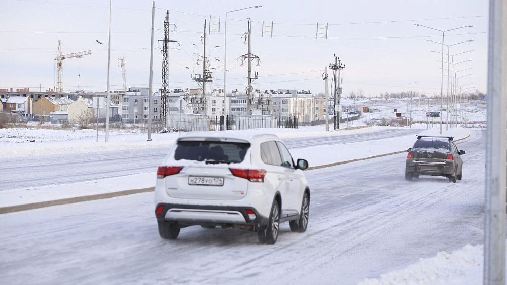 Выезд на трассы опасен: южноуральцев ждут ледяной дождь и метели