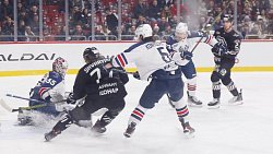 Хоккейный клуб «Трактор» победил «Торпедо» и прервал серию из трех поражений подряд