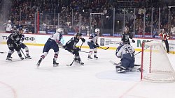 Хоккейный клуб «Трактор» победил «Торпедо» и прервал серию из трех поражений подряд