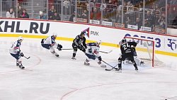 Хоккейный клуб «Трактор» победил «Торпедо» и прервал серию из трех поражений подряд