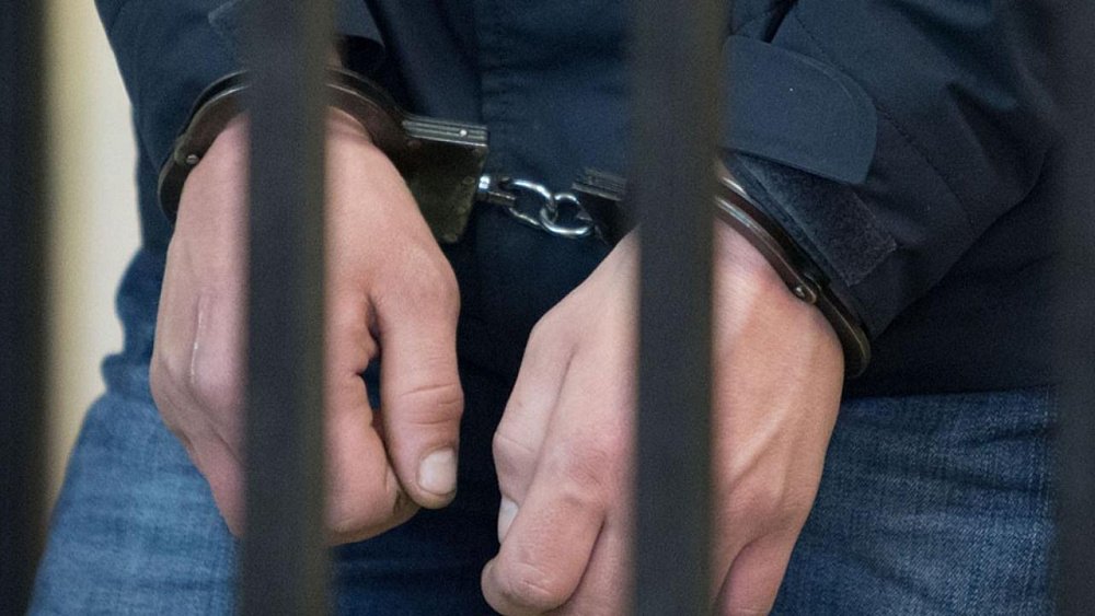 Челябинка отдала курьеру мошенников 6 тыс. евро