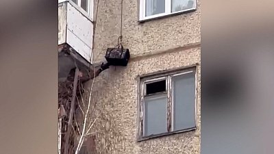 Неравнодушные челябинцы спасли запертую в квартире кошку