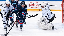 Команда «Белые медведицы» завершила первый круг чемпионата ЖХЛ на пятом месте