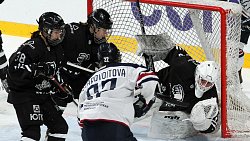 Команда «Белые медведицы» завершила первый круг чемпионата ЖХЛ на пятом месте