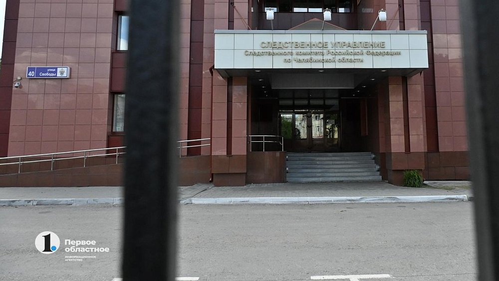 В Челябинске школьница выпала из окна многоэтажки