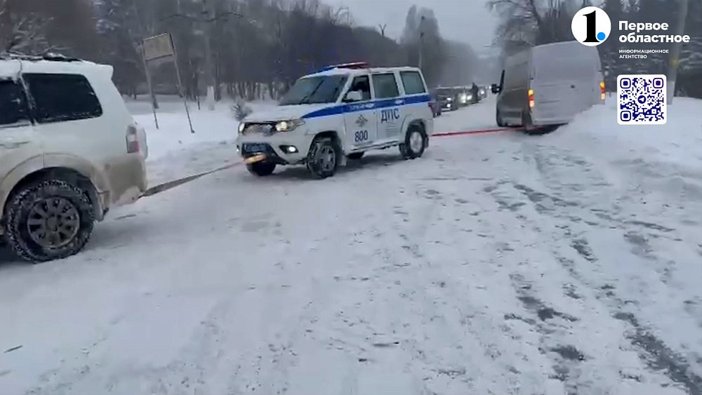 В Златоусте ГИБДД помогли водителям