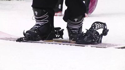 Дети из Ясиноватой учатся кататься на лыжах и сноуборде в Челябинской области