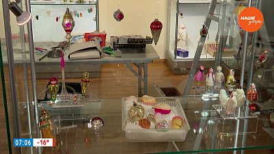 Новогодняя ностальгия в сюжете «Выставка елочных игрушек»