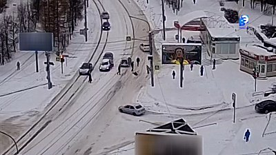 Автомобиль сбил жителя Миасса на пешеходном переходе