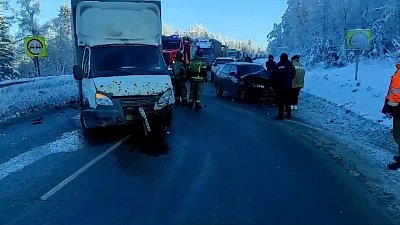 На трассе М-5 в Челябинской области временно ограничено движение из-за ДТП