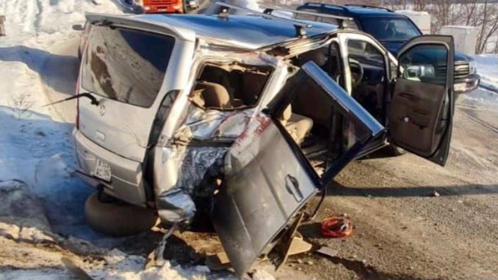 Автомобиль и тепловоз столкнулись на ж/д переезде под Катав-Ивановском