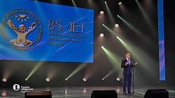 Алексей Текслер поздравил с юбилеем сотрудников Челябинской областной детской больницы