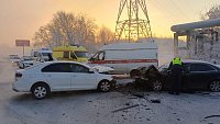 Пять человек пострадали в столкновении Audi и Volkswagen в Челябинске