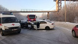 Пять человек пострадали в столкновении Audi и Volkswagen в Челябинске