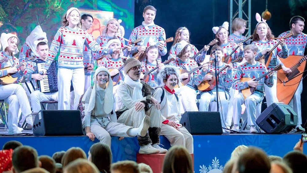 В Челябинске проходят «Необыкновенные елки» для детей с ОВЗ