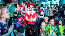 В Челябинске проходят «Необыкновенные елки» для детей с ОВЗ