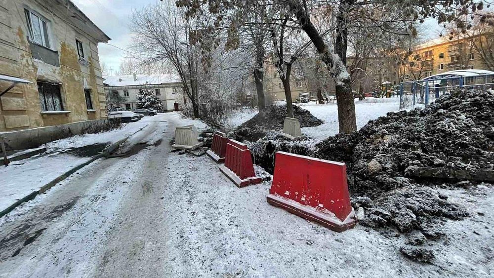 В Челябинске 8‑летний мальчик упал в яму с кипятком