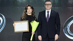 Алексей Текслер вручил премии губернатора в сфере молодежной политики