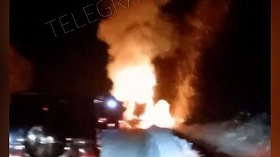 На трассе М-5 в Челябинской области загорелся грузовой автомобиль