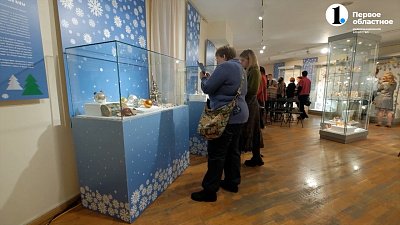 Кто придумал новогодние шары, и чем украшали елку в СССР?