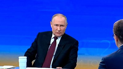 Владимир Путин отметил, что вооруженные силы России улучшают свое положение