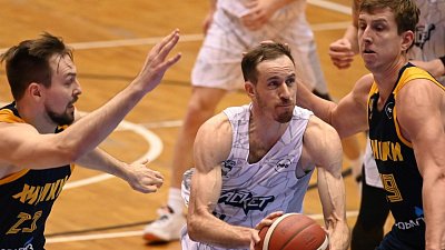 Баскетбольный клуб «Челбаскет» остановил лидера Суперлиги