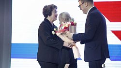 Алексей Текслер поздравил с юбилеем челябинскую ГКБ № 1