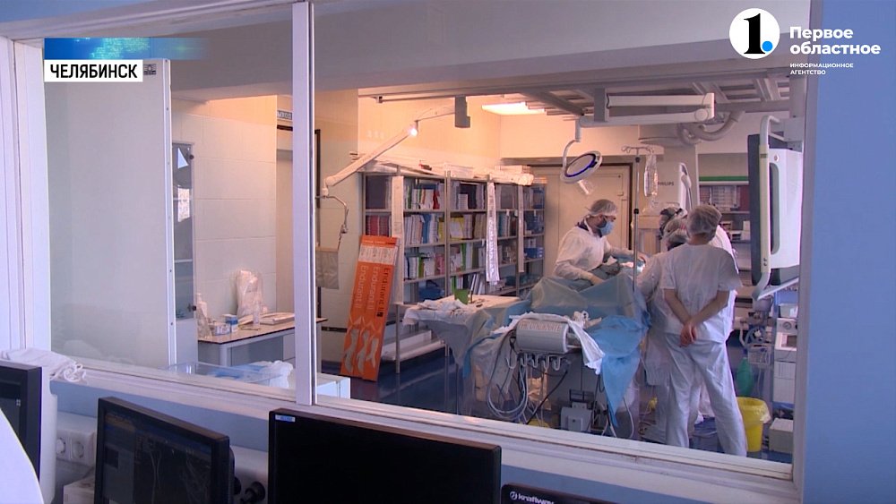 Врачи ЧОКБ спасли водителя скорой