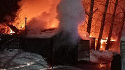 Мужчина погиб на пожаре в садовом доме в Челябинске