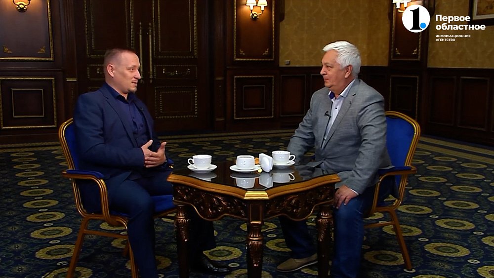 В гостях у передачи «Хорошие песни» автор и исполнитель Евгений Батухтин