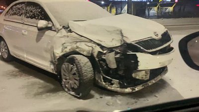 На северо-западе Челябинска столкнулись два легковых автомобиля