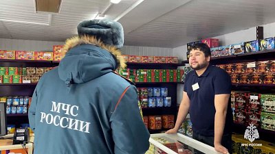 В Челябинске сотрудники МЧС и полиции провели рейд по точкам продаж пиротехники