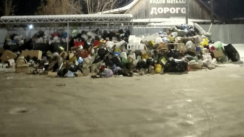 Переполненные мусорные баки в Челябинской области заинтересовали прокуратуру