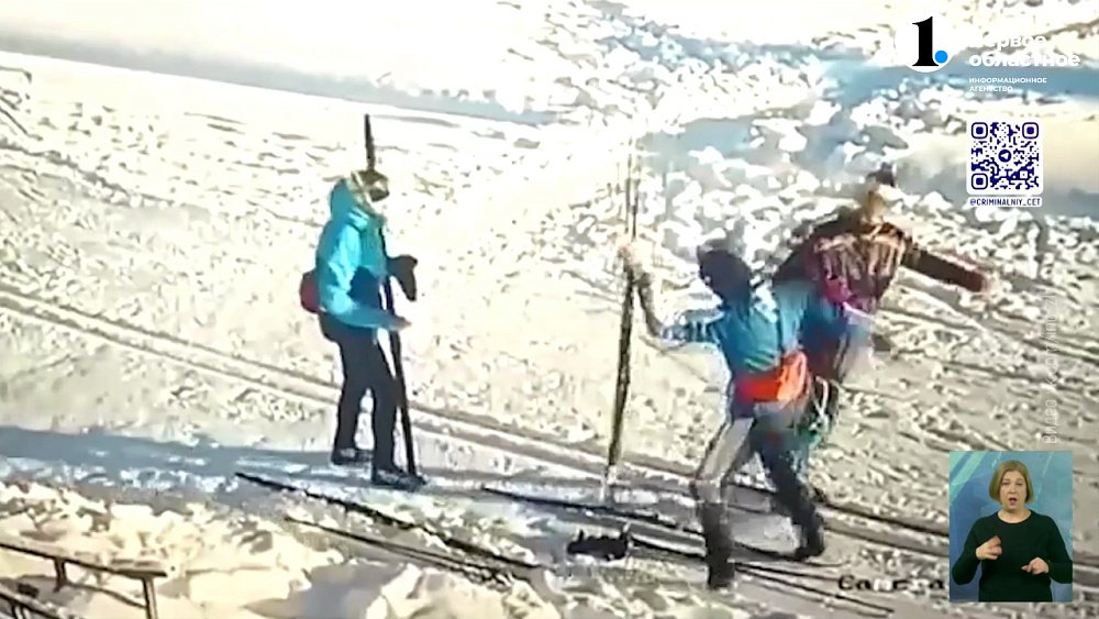 Полицейские Златоуста задержали мужчину, который ударил подростка