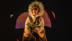 Камерный театр в Челябинске открыл новогоднюю кампанию «социальной» елкой