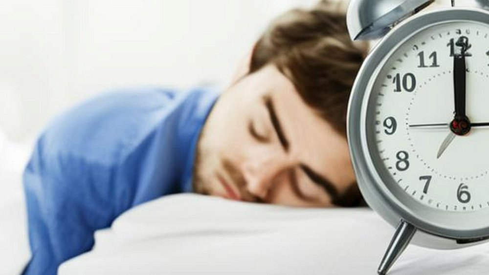 При резком пробуждении повышаются риски инфаркта