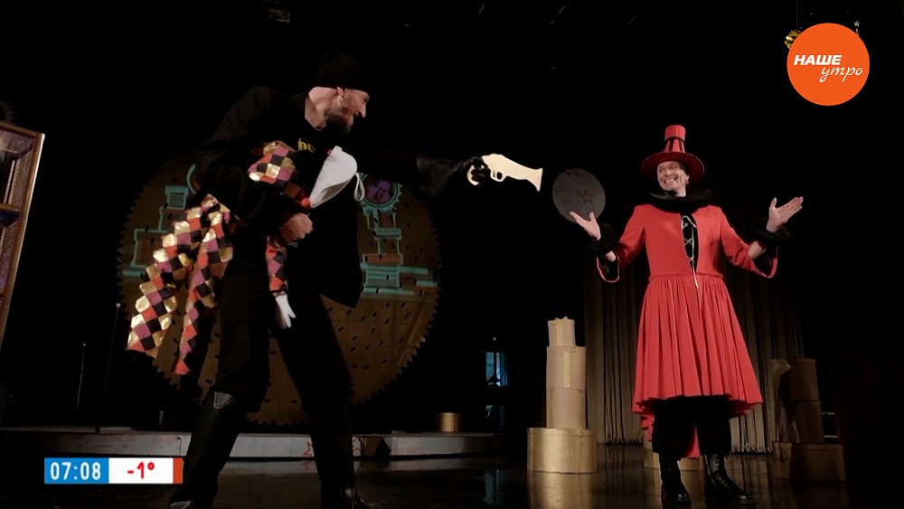 Новогодняя кампания продолжается в сюжете «Драмтеатр ставит мюзикл!»