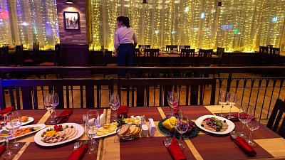 В Челябинской области к Новому году резко вырос спрос на официантов