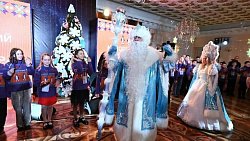 Алексей Текслер поздравил талантливых школьников с Новым годом