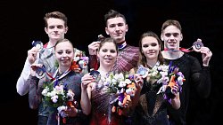 Алексей Текслер наградил медалями победителей и призеров чемпионата России по фигурному катанию