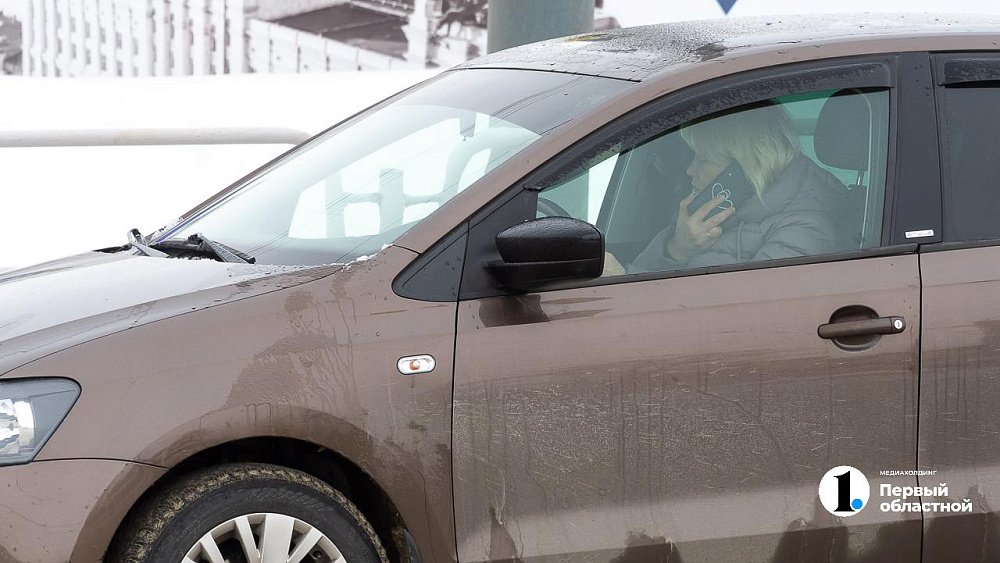 На трех автодорогах в Челябинской области ввели ограничение движения из-за ледяного дождя