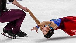 Новая королева Аделия и трио красавцев мужчин-одиночников