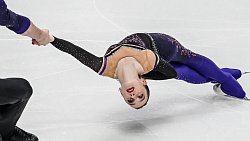 Новая королева Аделия и трио красавцев мужчин-одиночников