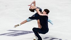 Новая королева Аделия и трио красавцев мужчин-одиночников