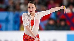 Новая королева Аделия и трио красавцев мужчин-одиночников