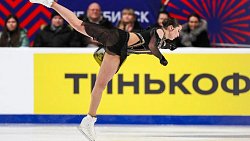 Новая королева Аделия и трио красавцев мужчин-одиночников